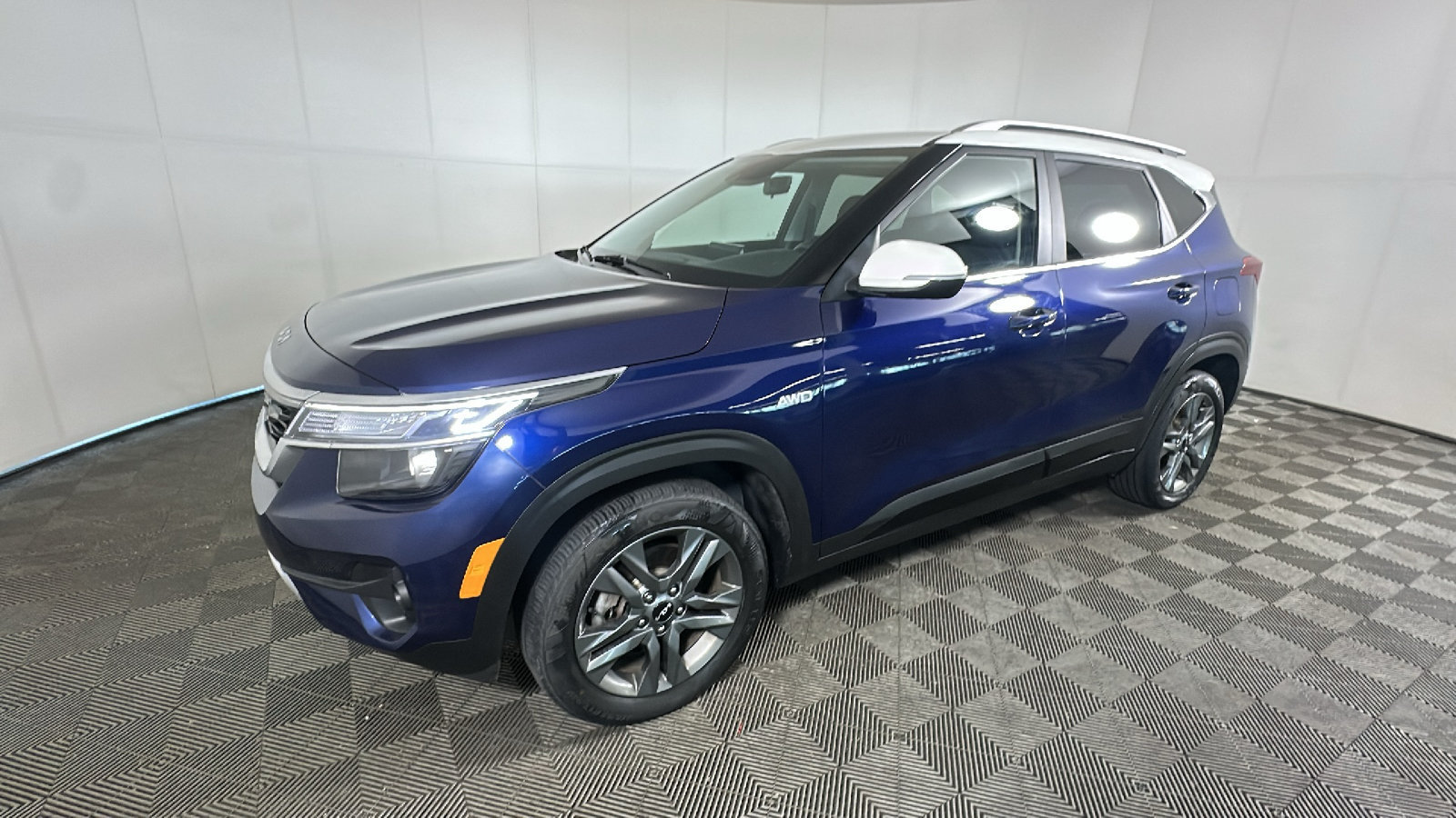 Used 2023 Kia Seltos S w/ Navigation Package AWD/4WD image 8