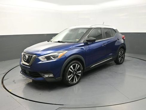 Used 2020 Nissan Kicks SR FWD image 3