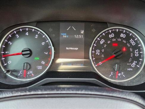 Used 2020 Toyota RAV4 XLE w/ Carpet Mat Package image 11