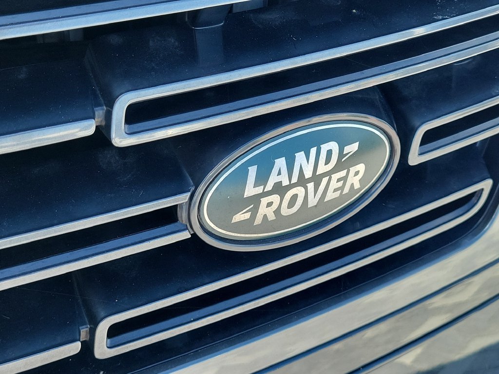 Certified 2025 Land Rover Range Rover SE AWD/4WD image 10