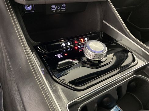 Used 2022 Jeep Wagoneer Series I w/ Premium Group I image 30