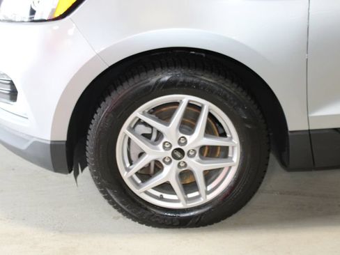 Used 2023 Ford Edge SEL AWD/4WD image 4