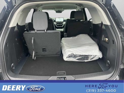 New 2026 Ford Explorer Active image 18