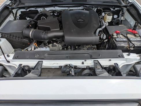 Used 2021 Toyota Tacoma SR image 9