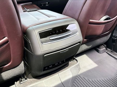 Used 2024 Cadillac Escalade ESV Premium Luxury Platinum AWD/4WD image 25