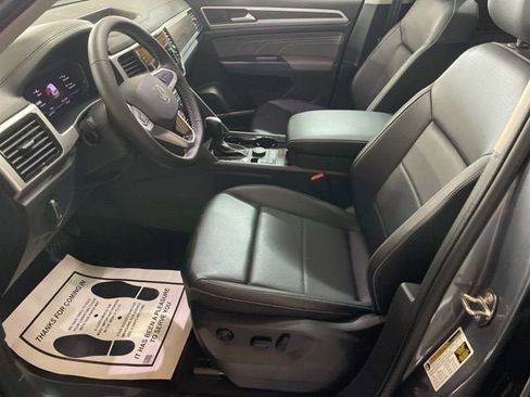 Certified 2023 Volkswagen Atlas SE w/ Panoramic Sunroof Package AWD/4WD image 17