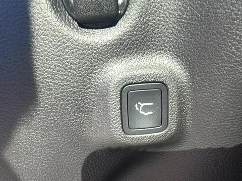 Used 2026 Jeep Compass Trailhawk w/ Sun, Sound & Navigation Group AWD/4WD image 28