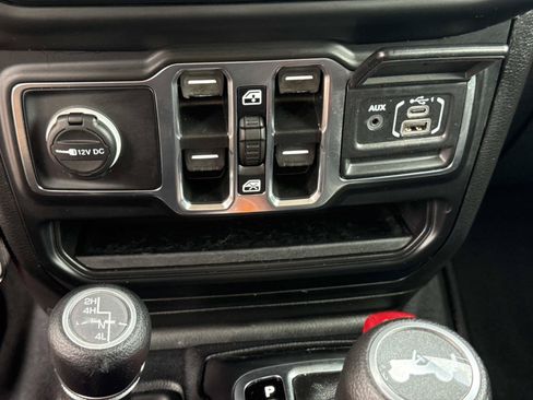 Used 2021 Jeep Wrangler Unlimited Sport AWD/4WD image 31