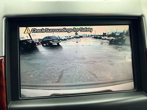 Used 2011 Cadillac Escalade Premium AWD/4WD image 16