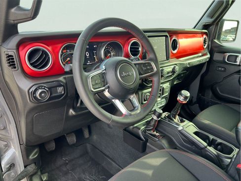 Used 2023 Jeep Wrangler Unlimited Rubicon AWD/4WD image 12