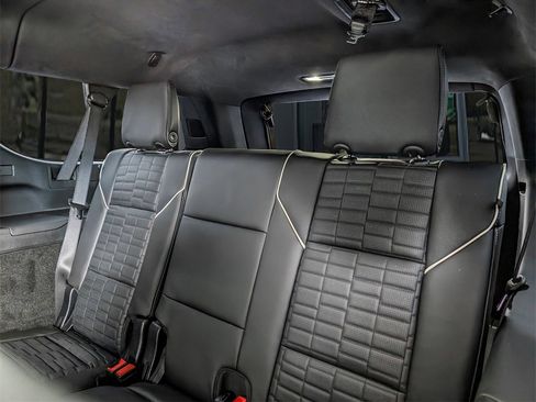 Certified 2025 Cadillac Escalade ESV V image 14