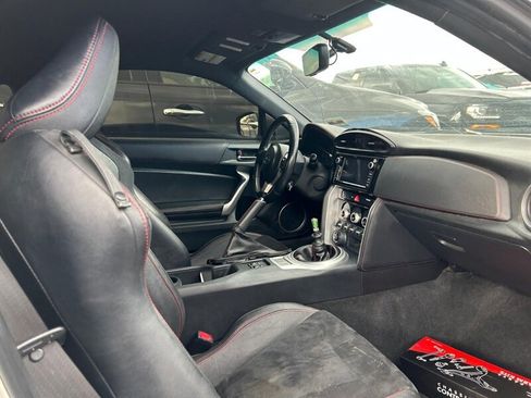 Used 2018 Subaru BRZ Limited w/ Popular Package #2 RWD image 10
