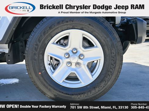 Used 2023 Jeep Gladiator Sport AWD/4WD image 40