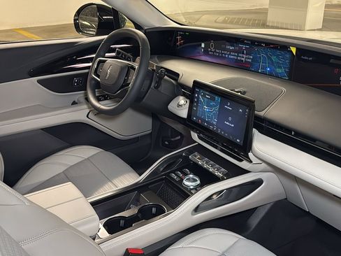 New 2026 Lincoln Nautilus Reserve image 8