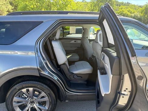 Used 2026 Ford Explorer Active w/ Active Comfort Package AWD/4WD image 40