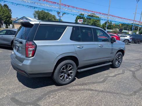 Used 2024 Chevrolet Tahoe Z71 w/ Luxury Package AWD/4WD image 9