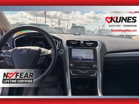 Used 2020 Ford Fusion SE image 37