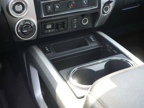 Used 2018 Nissan Titan SL w/ Texas Titan Edition AWD/4WD image 23