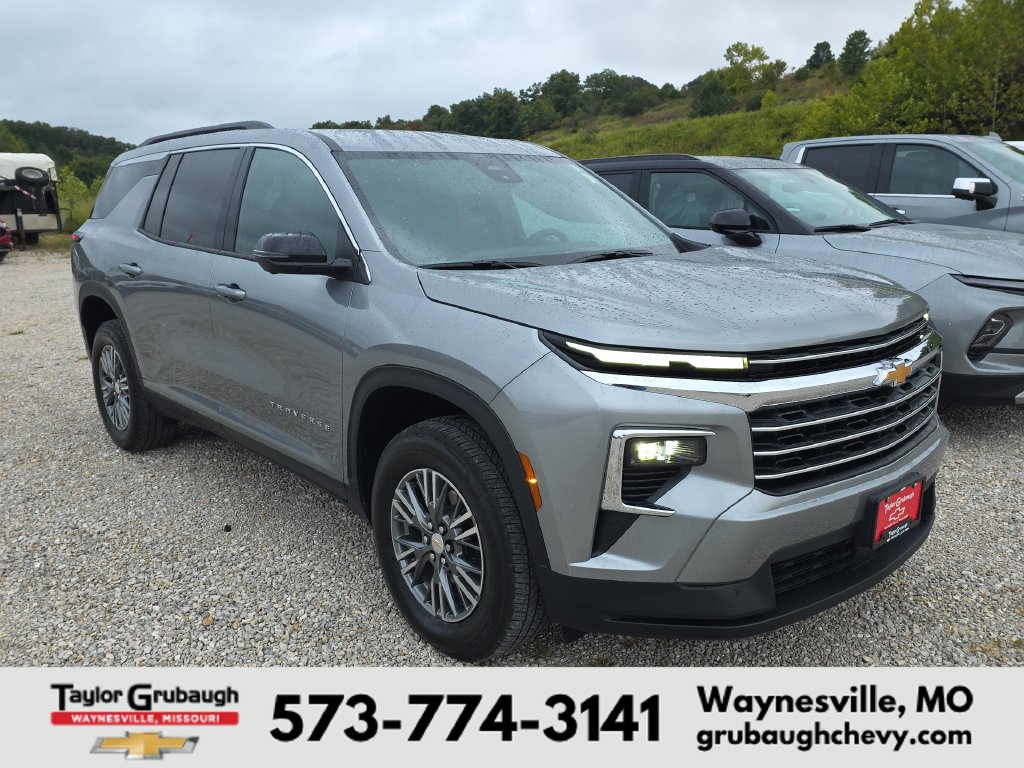 Used 2026 Chevrolet Traverse LT w/ Driver Confidence Package AWD/4WD image 1