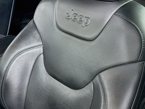 Used 2022 Jeep Cherokee Latitude Lux image 18