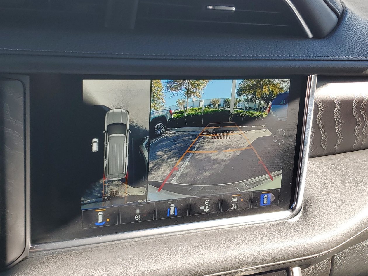 Used 2023 GMC Yukon Denali RWD image 21