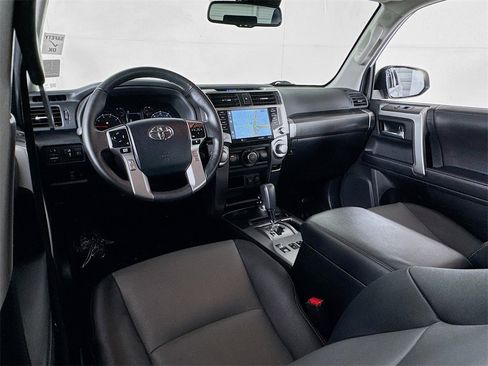 Used 2022 Toyota 4Runner SR5 Premium image 32