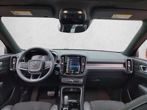 Used 2022 Volvo XC40 T5 R-Design AWD/4WD image 18