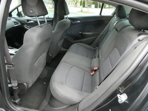 Used 2017 Chevrolet Cruze LT w/ Sun And Sound Package image 21