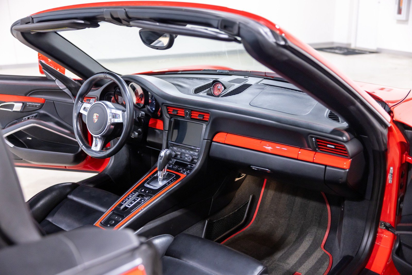 Used 2014 Porsche 911 Turbo S AWD/4WD image 32