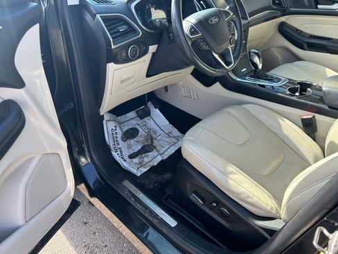 Used 2015 Ford Edge Titanium image 10