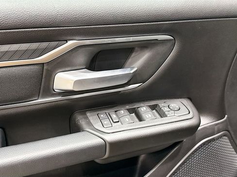 New 2026 RAM 1500 4x4 Crew Cab image 17