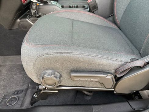 Used 2024 Jeep Wrangler Unlimited Rubicon image 27