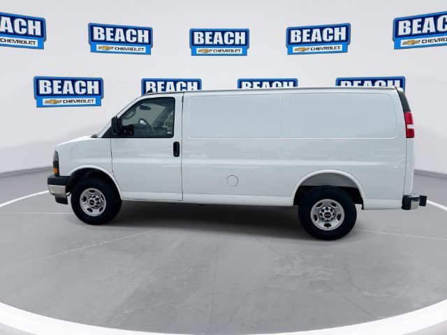 Used 2025 GMC Savana 2500 w/ Driver Convenience Package RWD image 5