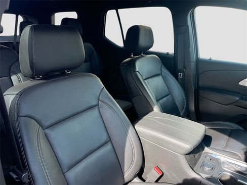 Used 2022 Chevrolet Traverse LT w/ LT Premium Package image 30