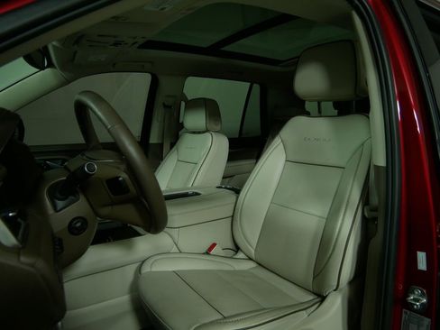 Used 2024 GMC Yukon Denali AWD/4WD image 14