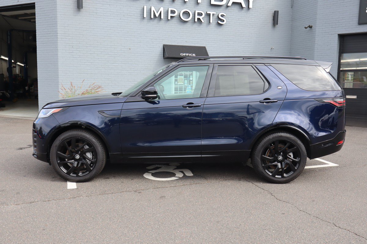 Used 2023 Land Rover Discovery S R-Dynamic AWD/4WD image 9