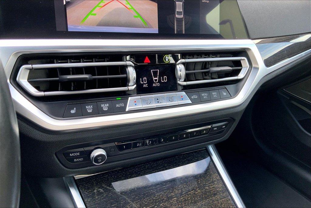 Used 2021 BMW 330i Sedan w/ M Sport Package RWD image 29