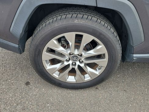 Used 2019 Toyota RAV4 XLE Premium image 42