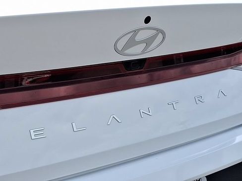 Used 2024 Hyundai Elantra SEL FWD image 30