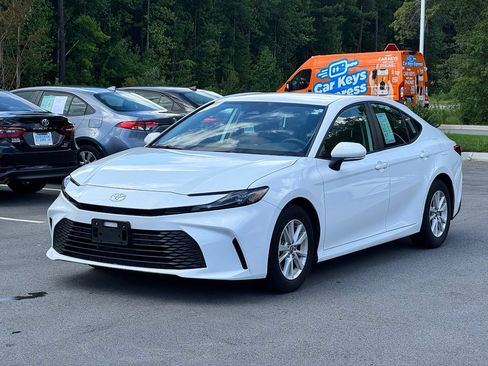 Used 2025 Toyota Camry LE FWD image 2