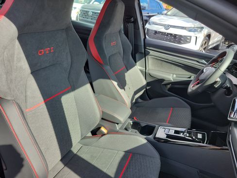 New 2026 Volkswagen GTI SE image 6