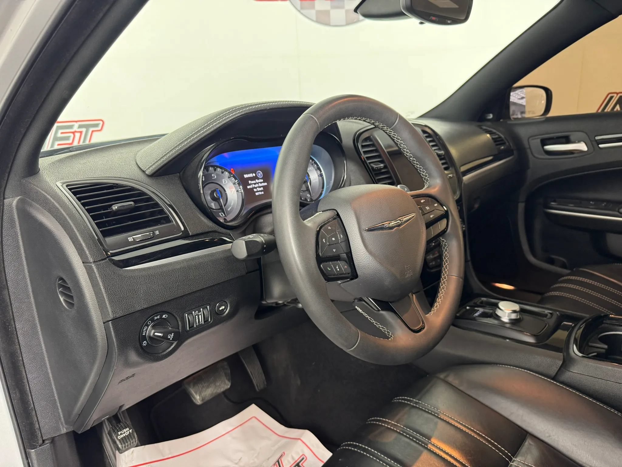 Used 2023 Chrysler 300 S RWD image 10