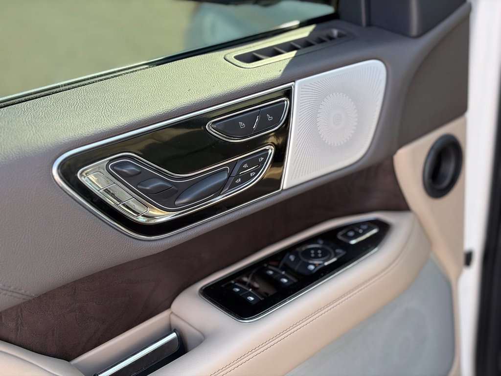 Used 2023 Lincoln Navigator Reserve AWD/4WD image 26