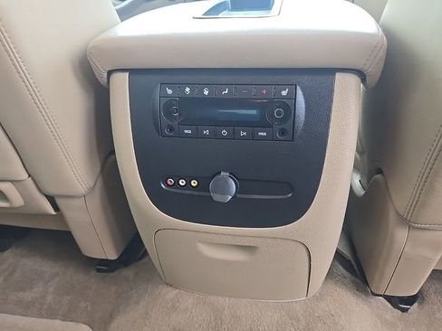 Used 2013 Chevrolet Tahoe LTZ image 36