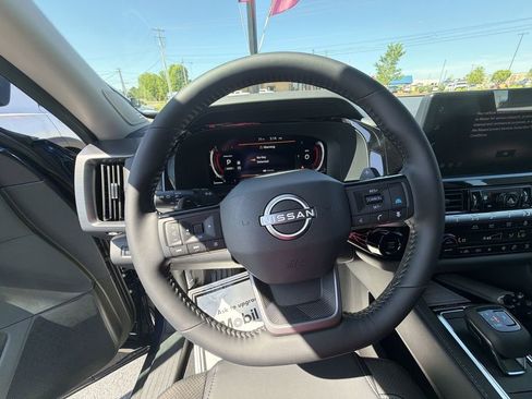 New 2026 Nissan Pathfinder SL w/ SL Premium Package (P04) AWD/4WD image 14