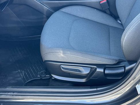 Used 2025 Kia K4 LXS image 19