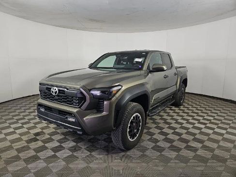 Used 2024 Toyota Tacoma TRD Off-Road w/ TRD Off Road Upgrade Package image 3