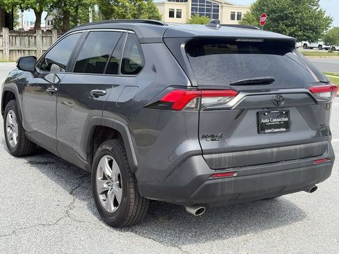 Used 2022 Toyota RAV4 XLE AWD/4WD image 5