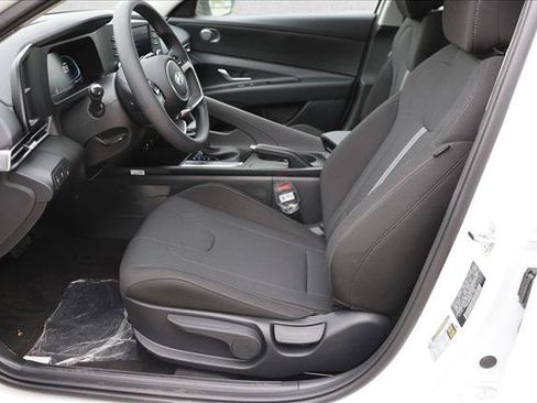 New 2026 Hyundai Elantra SE FWD image 11