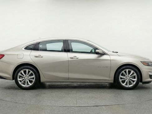 Used 2024 Chevrolet Malibu LT FWD image 11